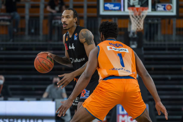 相比之下 相比之下