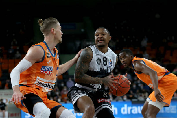 国足主帅伊万科维奇：这是艰苦的胜利、重要的胜利.